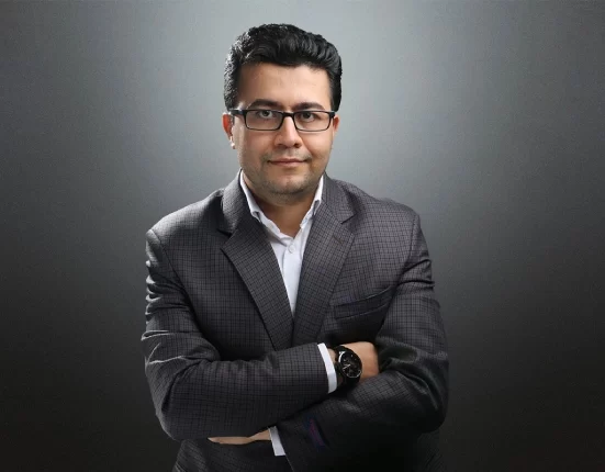 محمدرضا فرحی، مدرس دانشگاه صنعتی‌شریف و بنیانگذار بیمه‌بازار