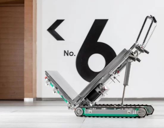 ربات پله‌رو اسنوا