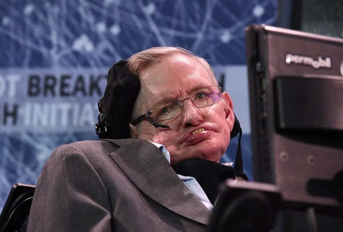 خطرات هوش مصنوعی:استیون هاوکینگ (Stephen Hawking)