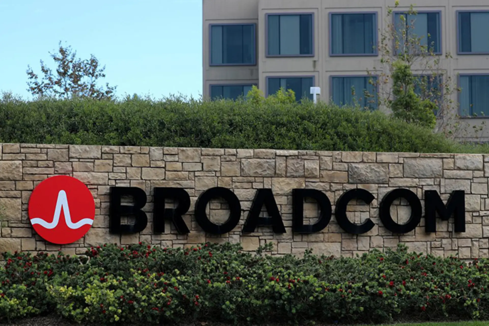 لیست شرکت‌های سیلیکون ولی : بروادکام (Broadcom)