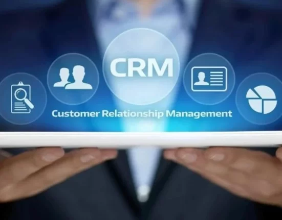 چرا کسب و کارها باید بین crm خارجی و بومی (ایرانی) دست به انتخاب بزنند