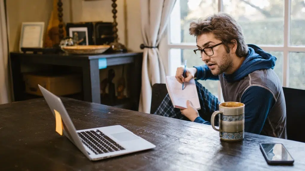 مزایای پلتفرمهای آموزش آنلاین